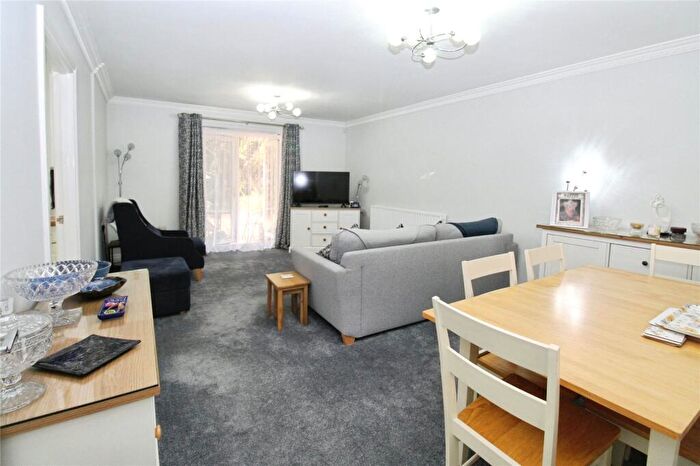 2 Bedroom Flat For Sale In Winchester Road, Southampton, Hampshire, SO16