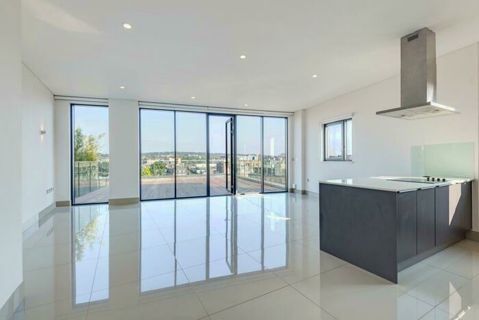 3 Bedroom Flat To Rent In Prince Of Wales Road, NW5