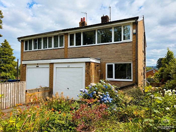 3 Bedroom Semi Detached House For Sale In Todmorden Road, Burnley, BB11