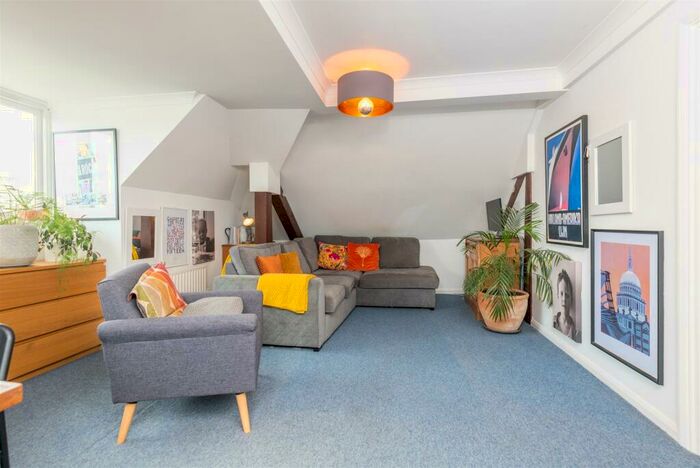 2 Bedroom Flat For Sale In Foundry Lane, Lewes, BN7