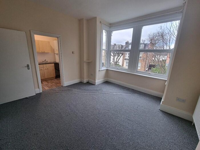1 Bedroom Flat To Rent In Greenhill Park, London, NW10