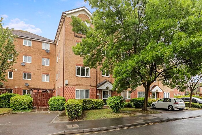 1 Bedroom Flat To Rent In Varsity Drive, Twickenham, TW1