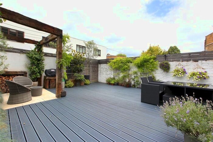 2 Bedroom Flat To Rent In Acre Lane, Brixton, SW2