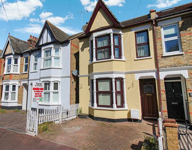 3 Bedroom Semi Detached House For Sale In Grange Road, Leigh-On-Sea, SS9