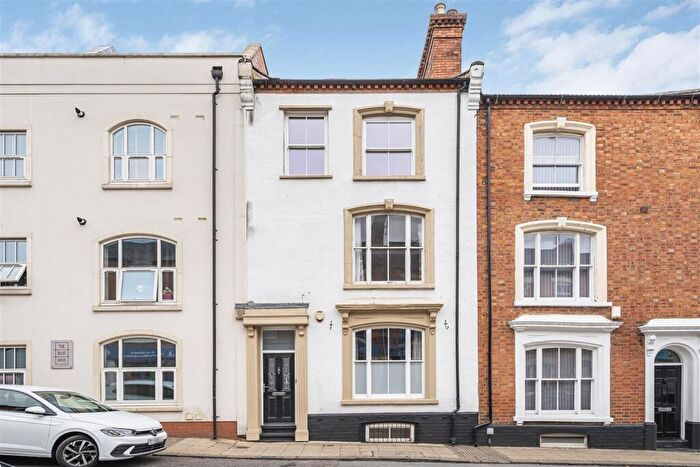 3 Bedroom Town House For Sale In Hazelwood Road, Northampton, NN1