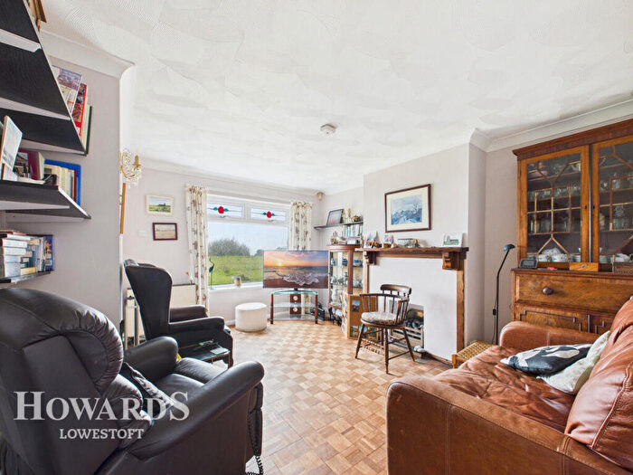 4 Bedroom End Of Terrace House For Sale In Sea View Walk, Pakefield, NR33