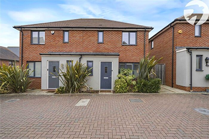 3 Bedroom Semi Detached House For Sale In Bailey Drive, Castle Hill, Ebbsfleet Valley, Swanscombe, DA10