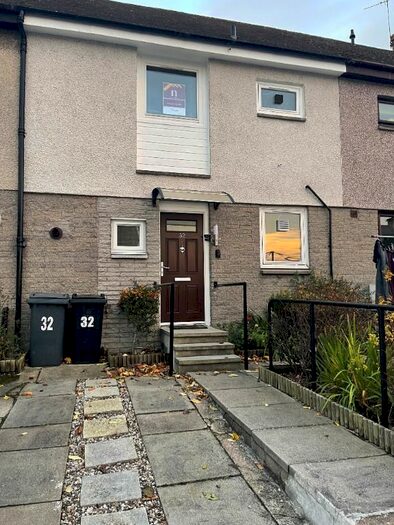 3 Bedroom Flat To Rent In Blackthorn Crescent, Aberdeen AB16