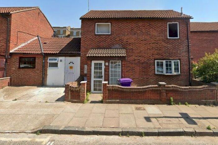 5 Bedroom Property To Rent In Finnis Street, London, E2