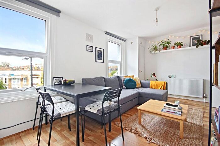 2 Bedroom Apartment To Rent In Chatsworth Road, London, E5