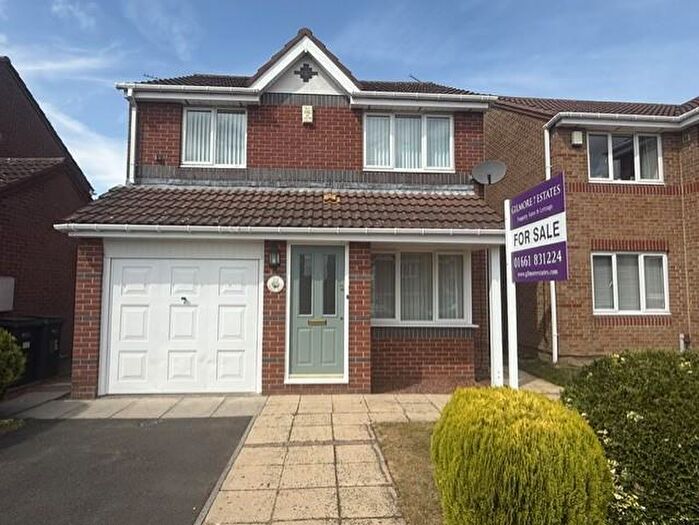 3 Bedroom Detached House For Sale In Bishops Drive, Ryton, NE40