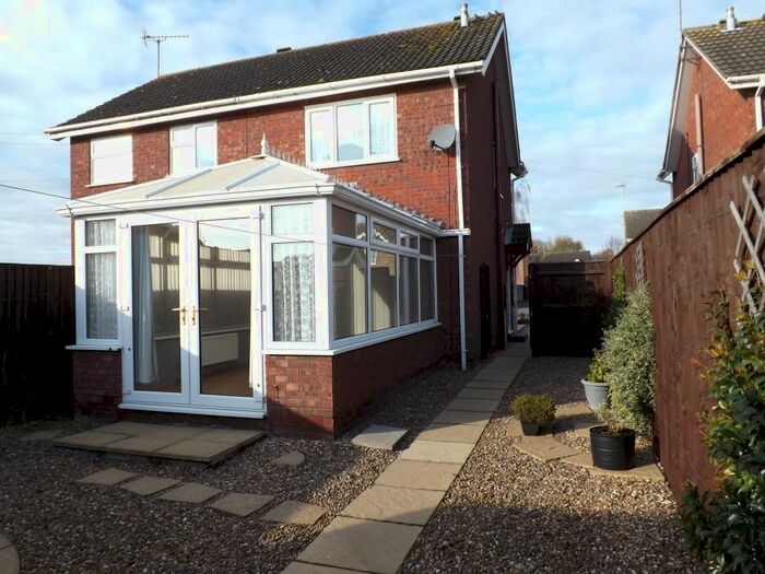 2 Bedroom Semi-Detached House To Rent In Farrow Avenue, Holbeach, Spalding, PE12