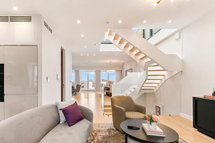3 Bedroom Flat To Rent In Queens Gate, South Kensington, SW7