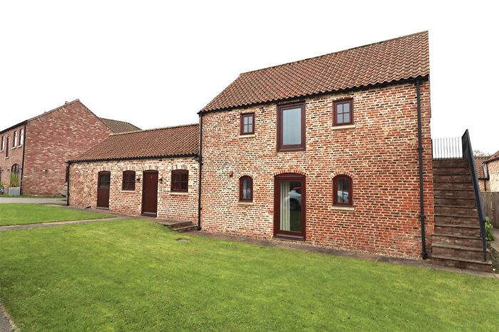 3 Bedroom Barn Conversion To Rent In Wilton Barns Close, Bishop Wilton, York, YO42