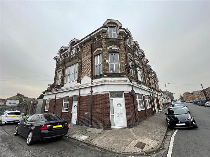 2 Bedroom Apartment To Rent In Railway Street, Cardiff, CF24