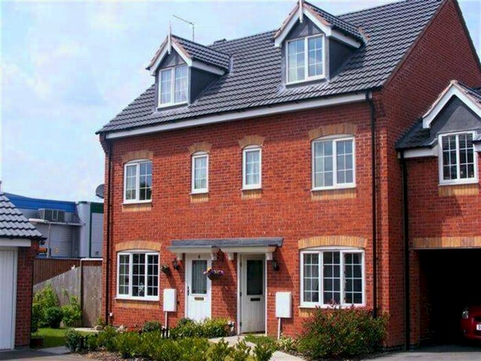 3 Bedroom Town House To Rent In Raleigh Close, Trent Vale, Stoke On Trent, Staffordshire, ST4