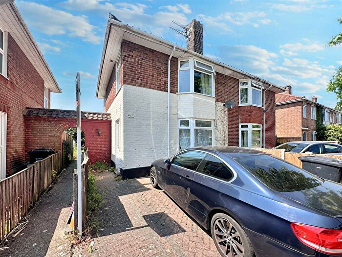 4 Bedroom Semi-Detached House To Rent In Gilbard Road, Norwich, NR5