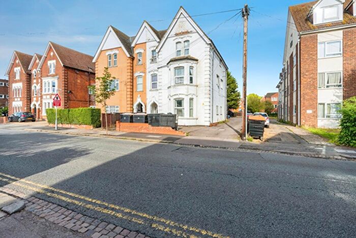 16 Bedroom Semi Detached House For Sale In Shakespeare Road, Bedford, Bedfordshire, MK40