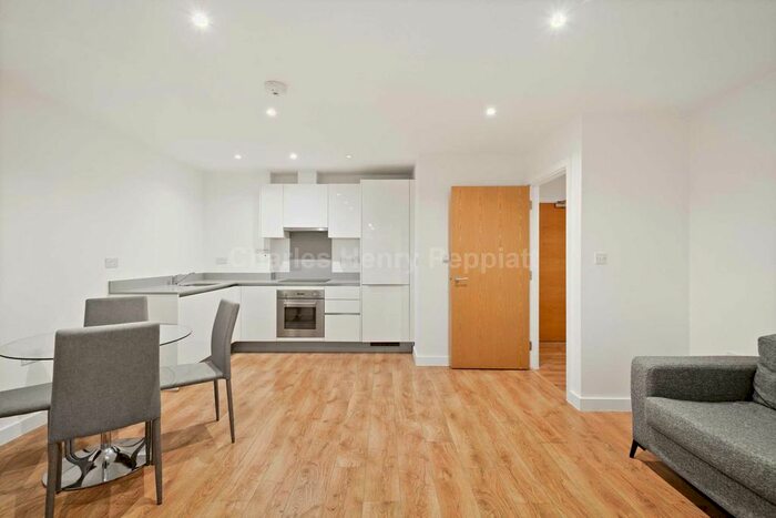 1 Bedroom Flat To Rent In Sydney Road, Enfield Town, EN2