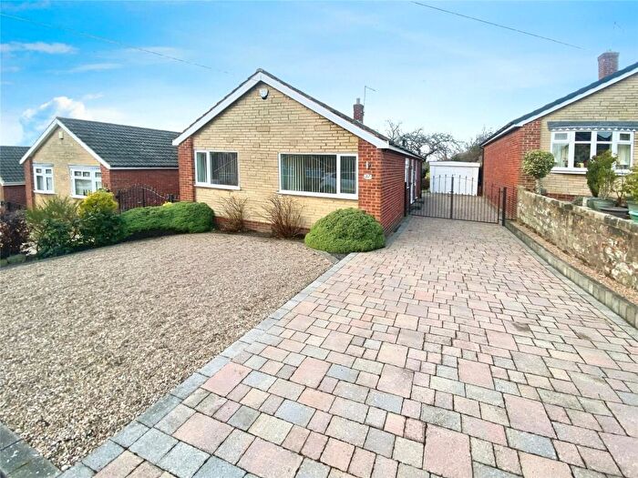 3 Bedroom Bungalow To Rent In Chatsworth Close, Aston, Sheffield, South Yorkshire, S26