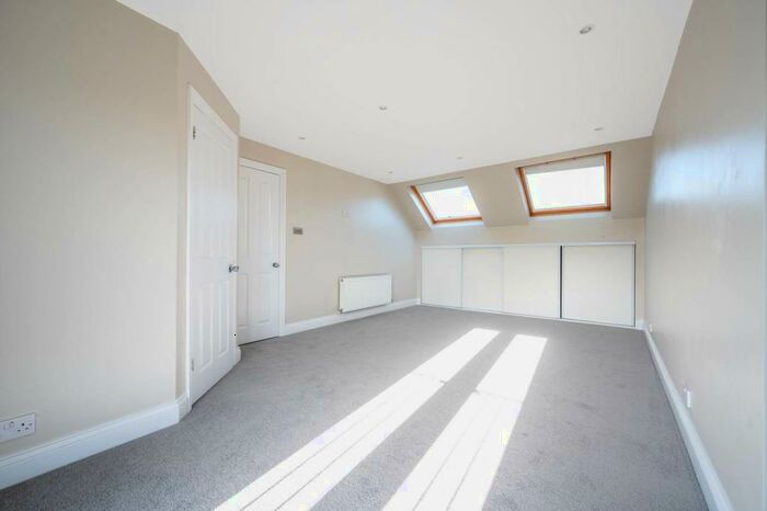 4 Bedroom Terraced House To Rent In Kings Avenue, New Malden, KT3