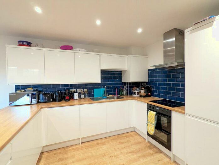 4 Bedroom House To Rent In Norwich Drive, Brighton, BN2