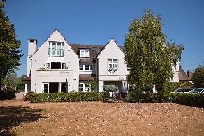 2 Bedroom Flat For Sale In Westbourne Place, Farnham, Surrey, GU9