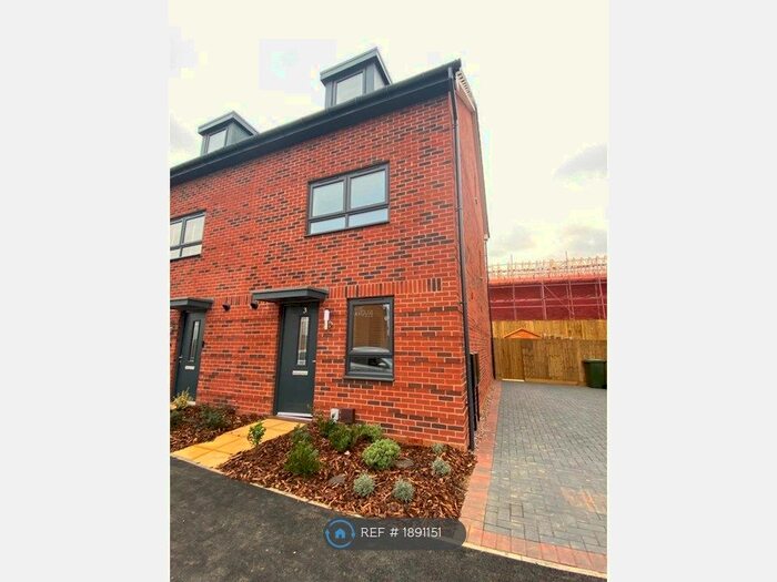 4 Bedroom Semi-Detached House To Rent In Balharvie Road, Wellingborough, NN8