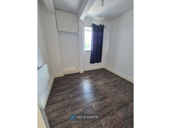2 Bedroom Flat To Rent In South East Road, Southampton, SO19