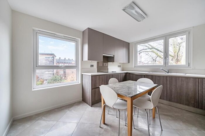 2 Bedroom Flat For Sale In Cheadle Court, St Johns Wood, NW8