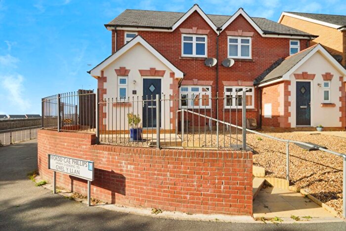3 Bedroom Semi-Detached House For Sale In Gwel Y Llan, Caernarfon, Gwynedd, LL55