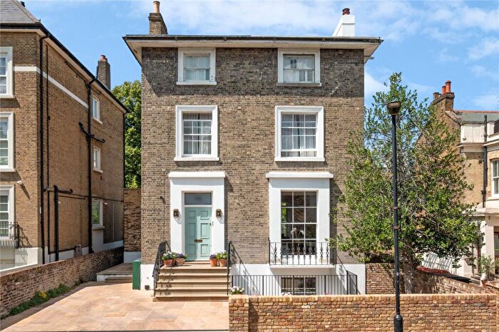3 Bedroom Flat For Sale In Clifton Hill, London, NW8