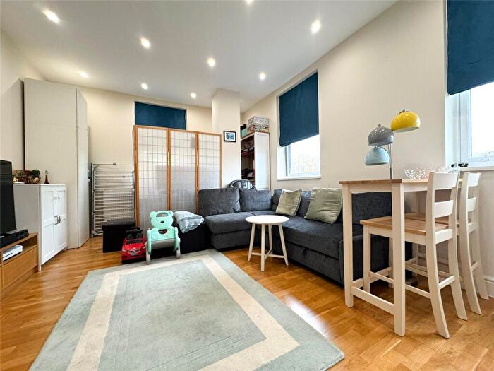 1 Bedroom Apartment To Rent In Ambassador House, Cavendish Avenue, Harrow, HA1