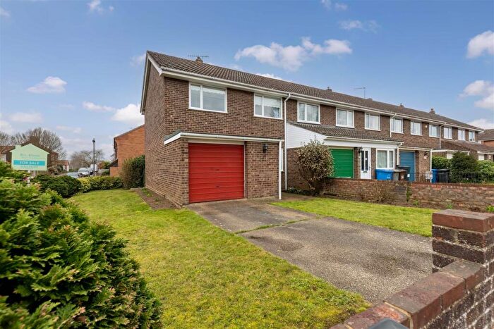 3 Bedroom End Of Terrace House For Sale In Chamberlin Close, Norwich, NR3