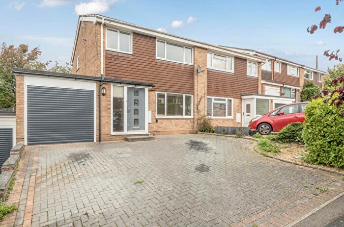 3 Bedroom Semi-Detached House For Sale In Bodycoats Road, Chandler's Ford, SO53