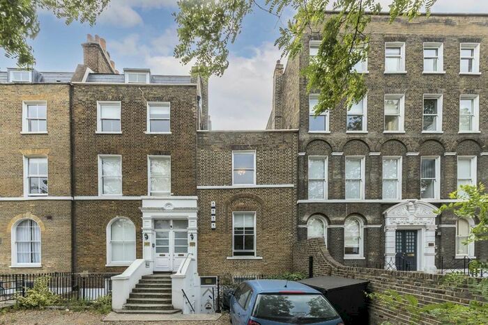 3 Bedroom Flat To Rent In Clapham Road, London, SW9