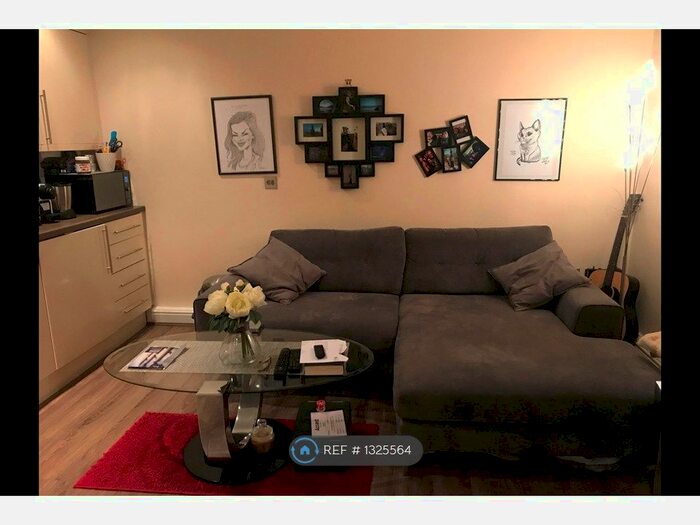 2 Bedroom Flat To Rent In Town Street, Armley, Leeds LS12