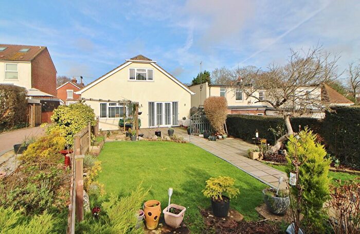 4 Bedroom Detached House For Sale In Avondale Road, Waterlooville, PO7