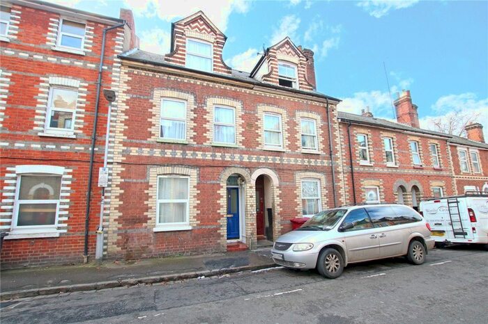 1 Bedroom Flat To Rent In Sackville Street, Reading, Berkshire, RG1