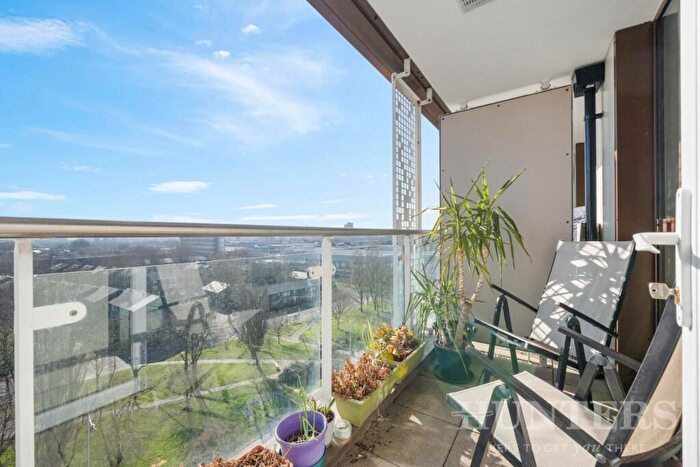 1 Bedroom Flat For Sale In Ferry Lane, London, N17