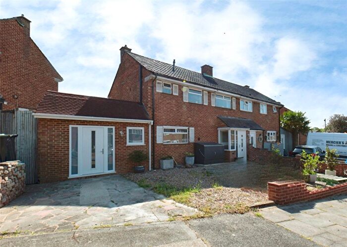 3 Bedroom Detached House For Sale In Bransby Road, Chessington, KT9