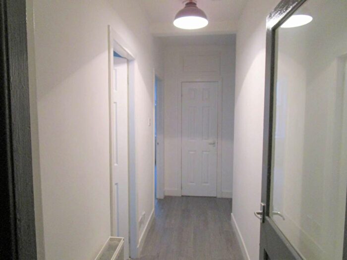 3 Bedroom Flat To Rent In Lyon Street, Dundee, DD4