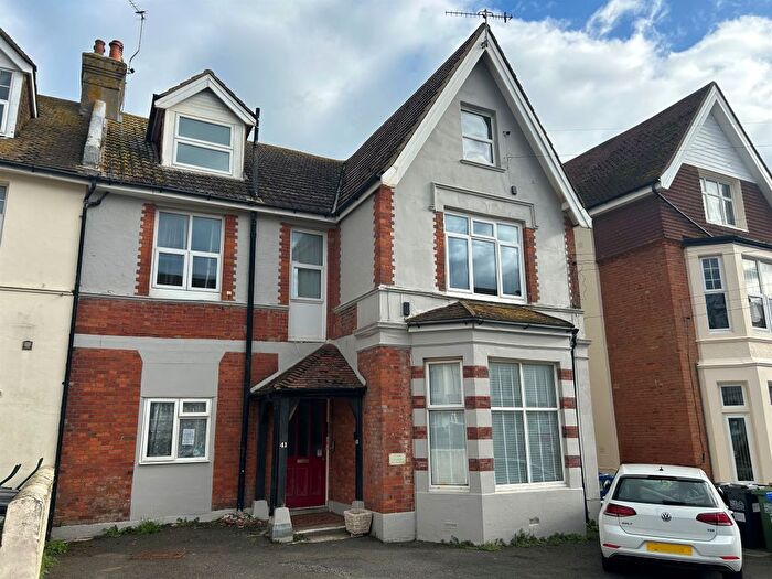 2 Bedroom Flat For Sale In Eversley Road, Bexhill-On-Sea, TN40