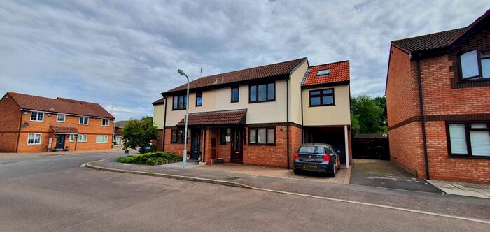 4 Bedroom Semi-Detached House To Rent In Tyne Park, Taunton, TA1