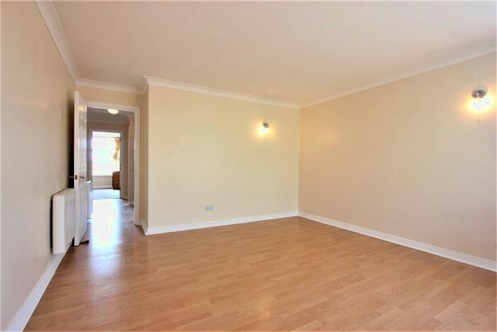 2 Bedroom Flat To Rent In Burhill Court, Worgan Street, London, SE16