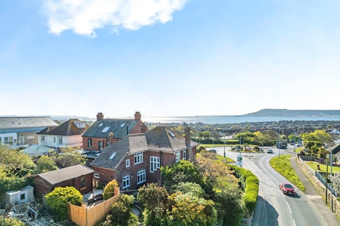 3 Bedroom Detached House For Sale In Buxton Road, Weymouth, DT4