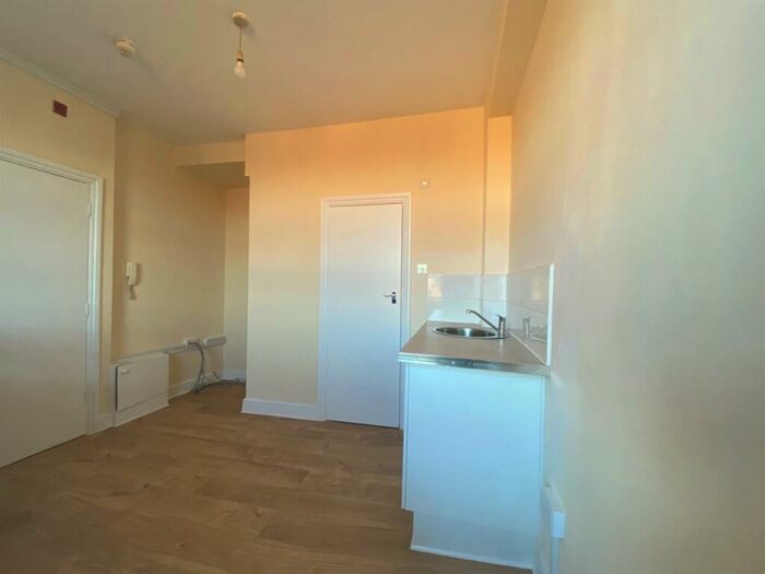 1 Bedroom Flat To Rent In High Road, Willesden Green, NW10