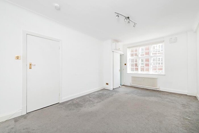 Apartment To Rent In Grove End Road London, NW8