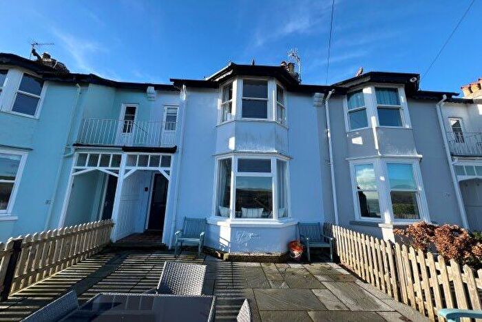 2 Bedroom Property To Rent In Above Town, Dartmouth, TQ6