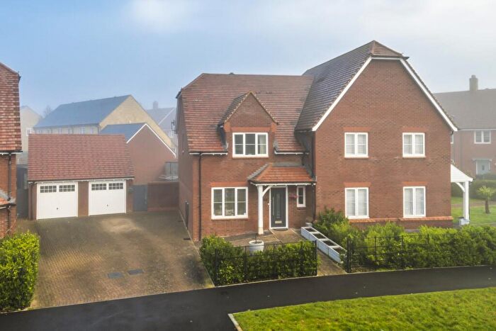 3 Bedroom Semi Detached House For Sale In William Morris Way, Tadpole Garden Village, SN25